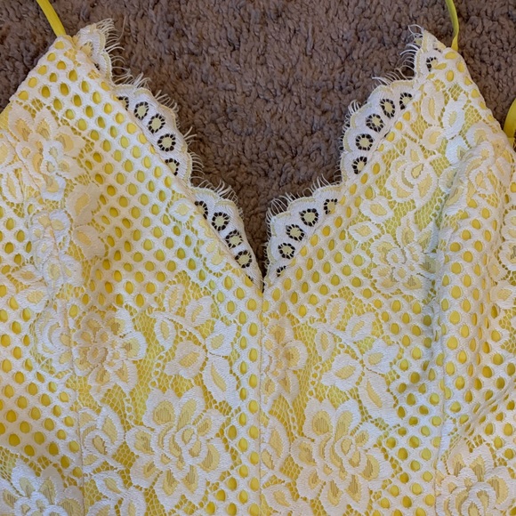 Lace Romper 🍋 - Picture 4 of 8